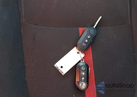 2013 Fiat 500 Abarth z USA, uszkodzony, nr VIN 3C3CFFFH2DT554570